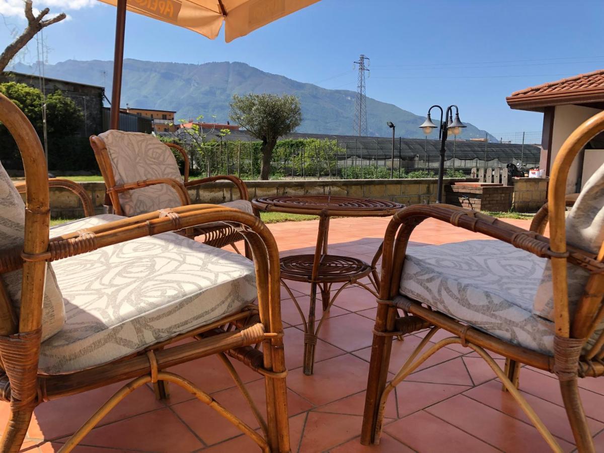 Villa Del Gaudio Rooms & Apartments カステッランマーレ・ディ・スタービア エクステリア 写真