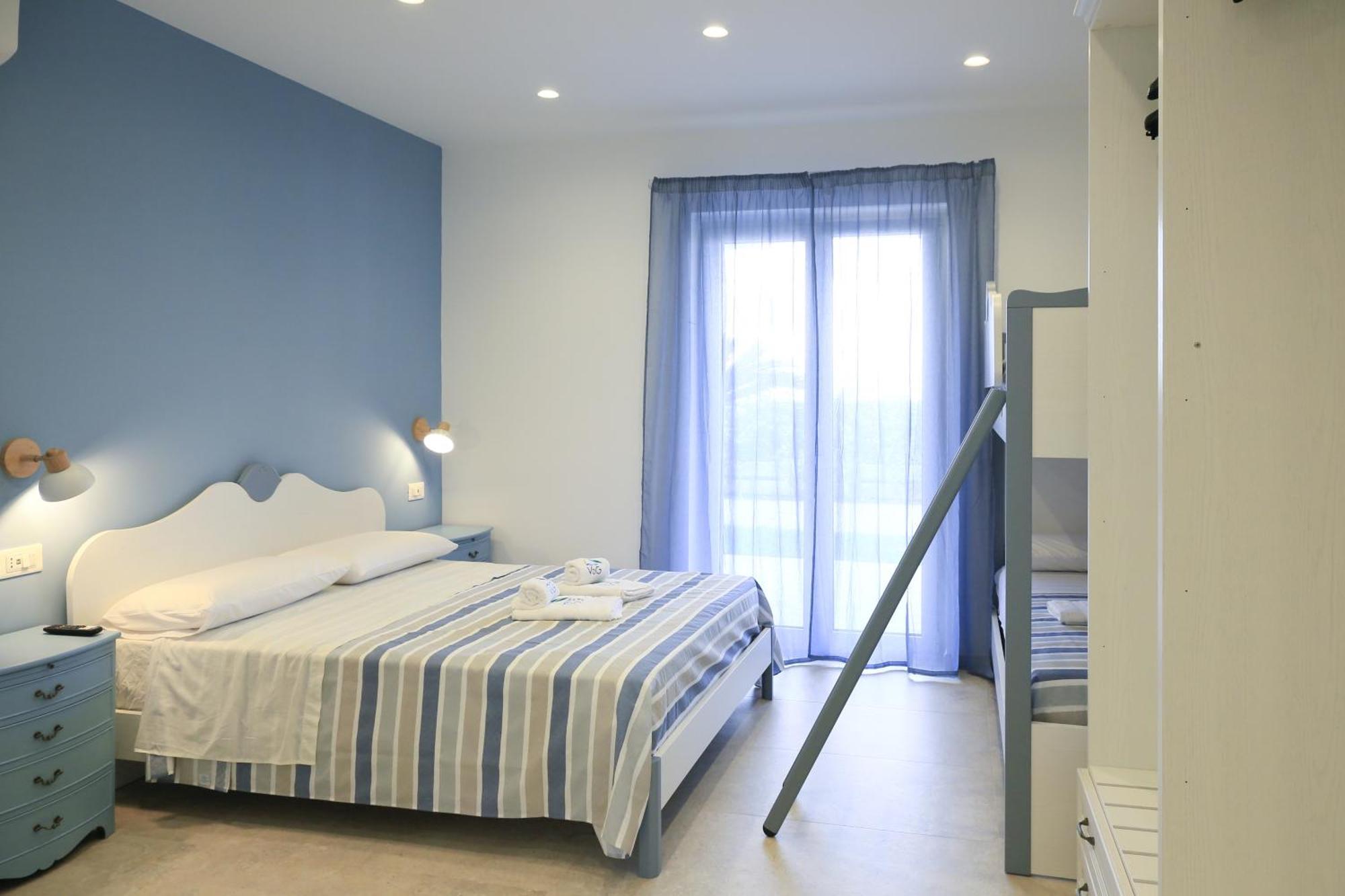 Villa Del Gaudio Rooms & Apartments カステッランマーレ・ディ・スタービア エクステリア 写真