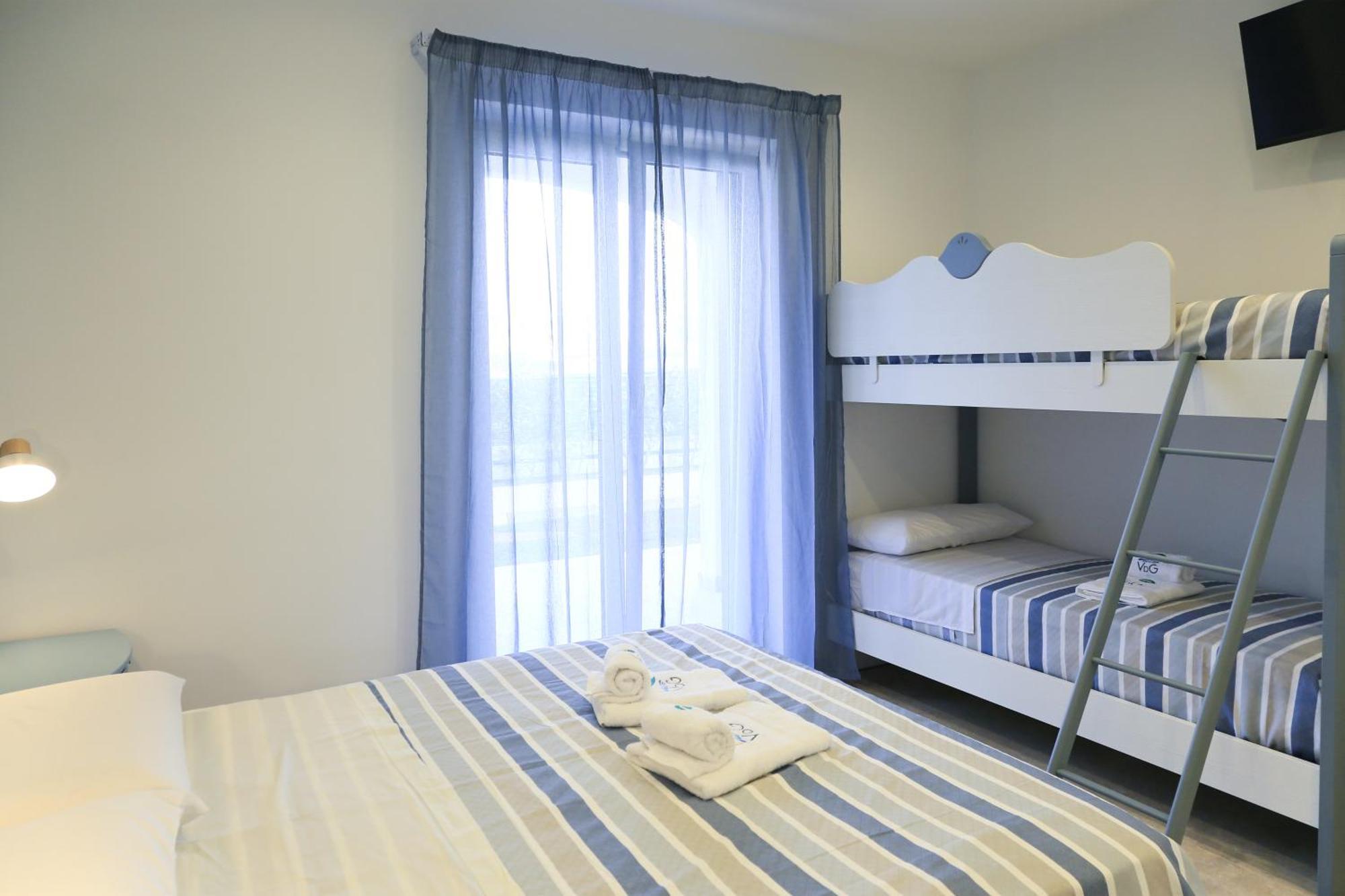 Villa Del Gaudio Rooms & Apartments カステッランマーレ・ディ・スタービア エクステリア 写真