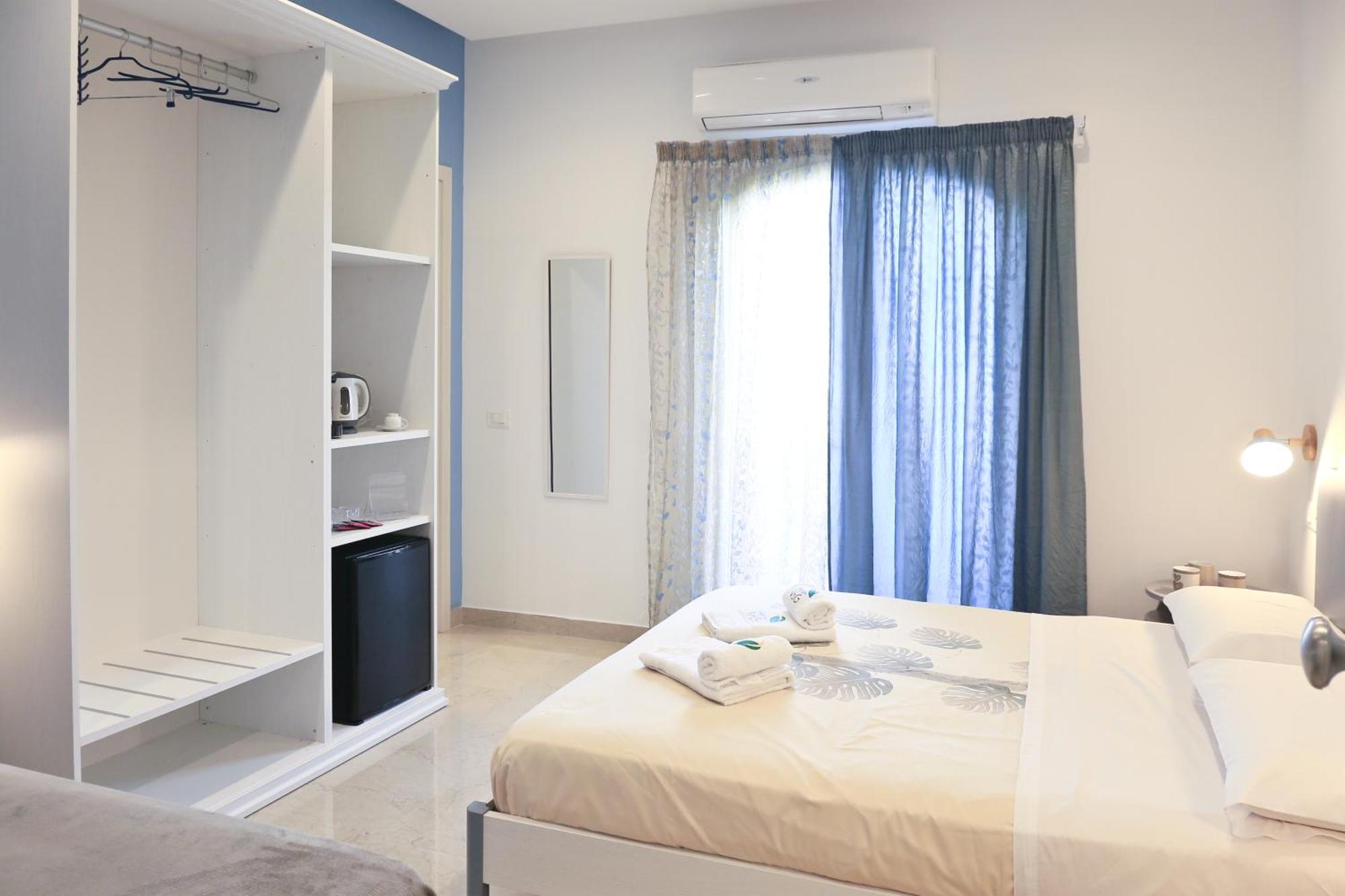 Villa Del Gaudio Rooms & Apartments カステッランマーレ・ディ・スタービア エクステリア 写真