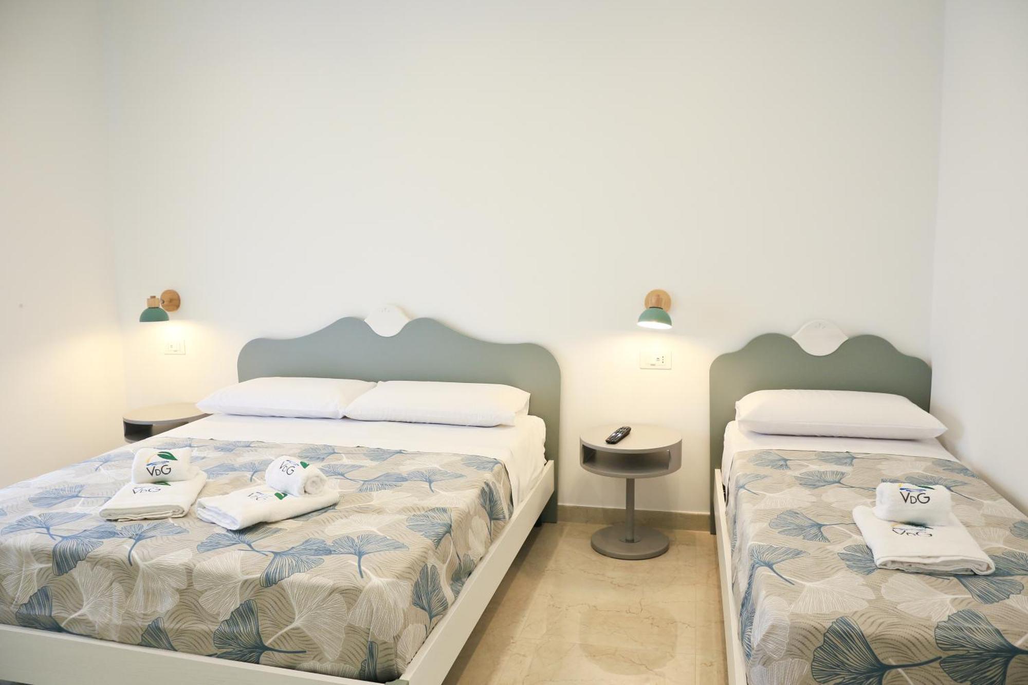 Villa Del Gaudio Rooms & Apartments カステッランマーレ・ディ・スタービア エクステリア 写真