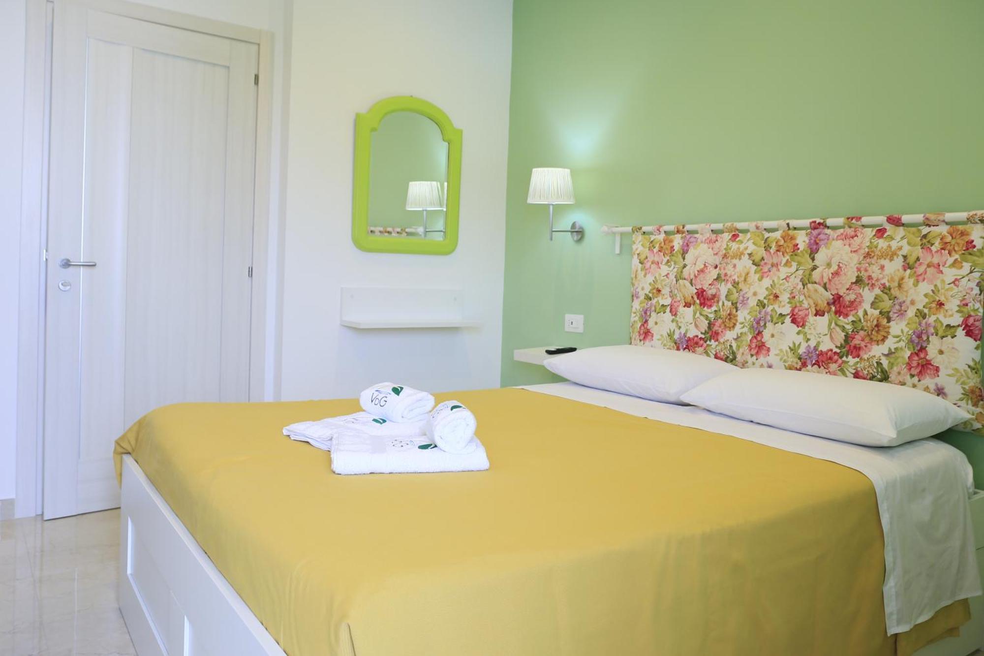 Villa Del Gaudio Rooms & Apartments カステッランマーレ・ディ・スタービア エクステリア 写真
